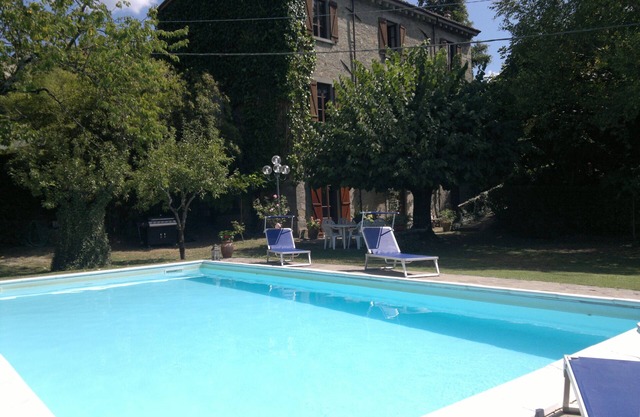 Monthly rentals deals (Oct -Apr) 5br Villa in Tuscany (north of Lucca), pool.