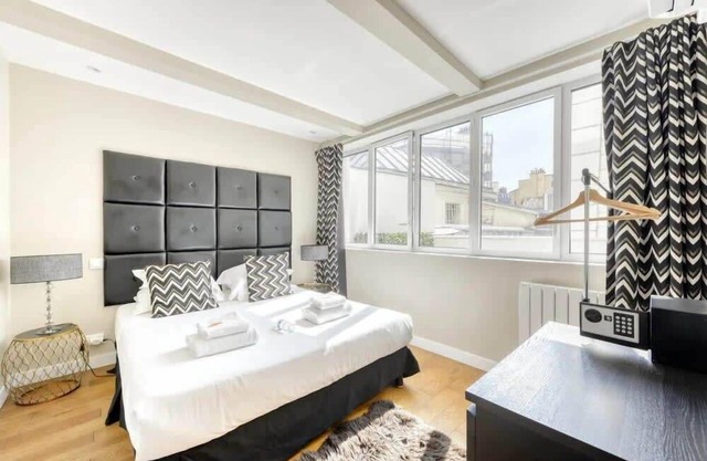 Montmartre Cozy and bright 1BD with terrace