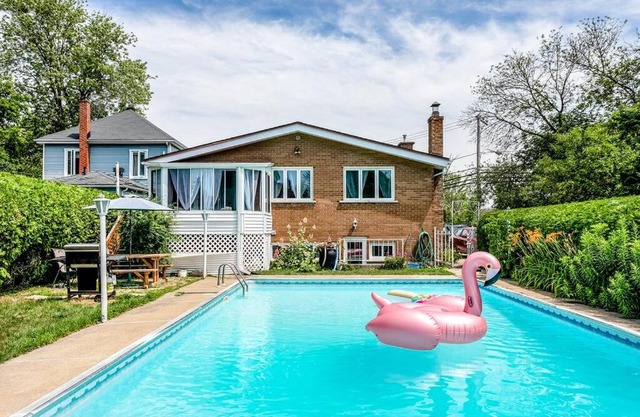 Montreal RiverView New Pool BBQ 4bedroom