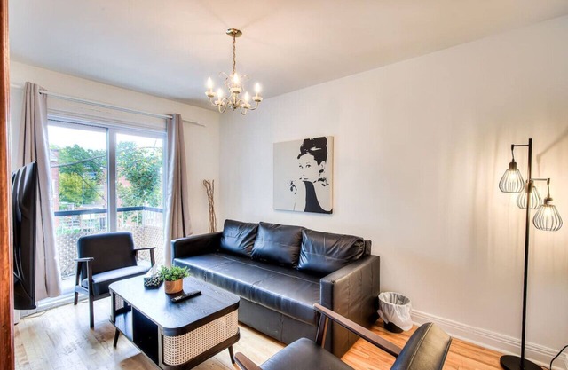 Montreal Traveler's Home! Vintage & Value 2BR apt!