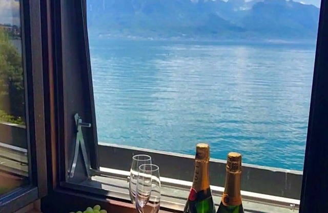 Montreux Riviera Suite Lake View Parking