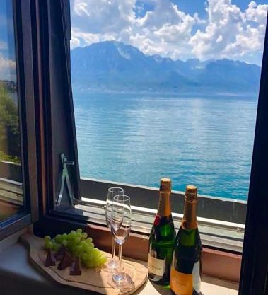 Montreux Riviera Suite Waterfront 3 Bedrooms Private Parking