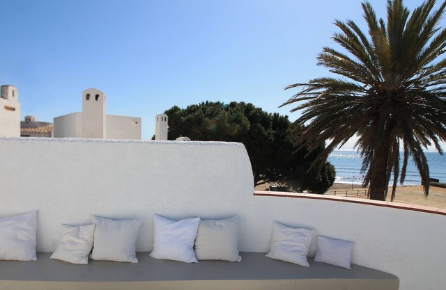 Montroigbadiahouse2