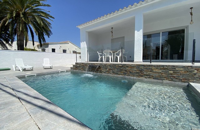Montsia 23 - Casa con piscina privada en Roses