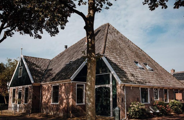 Monumentale stolpboerderij voorzien van alle gemakken van nu!