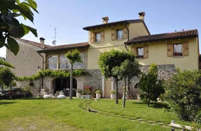 Monzambano: Appartment in historic country house close to the Garda lake