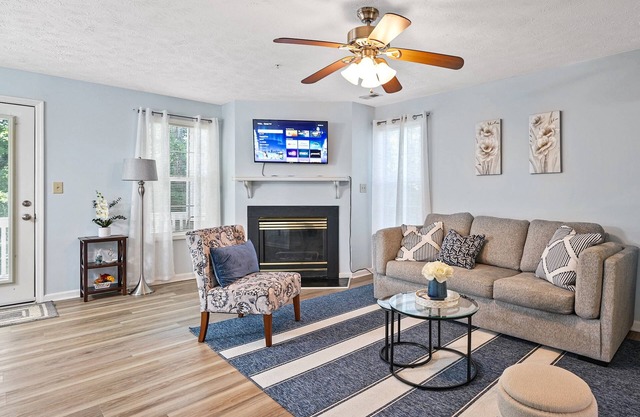 Moodyjoy Condo - Close to Shopping & Dining