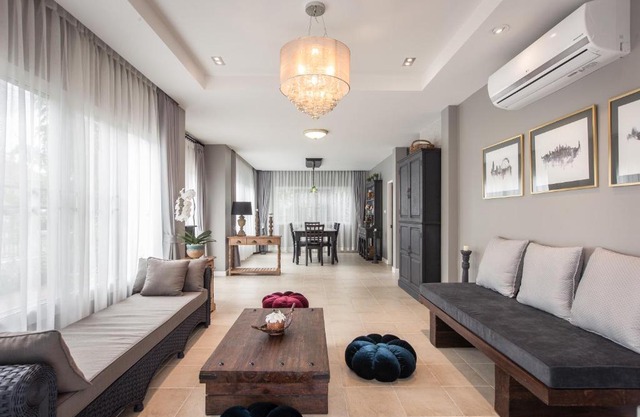 Moon 11 Boutique Home