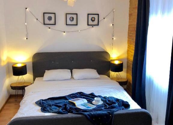 Moon Apartment