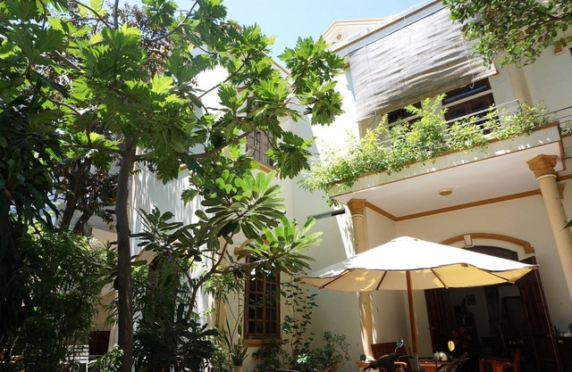Moon house tropical garden 5 minutes to the beach in Nha Trang