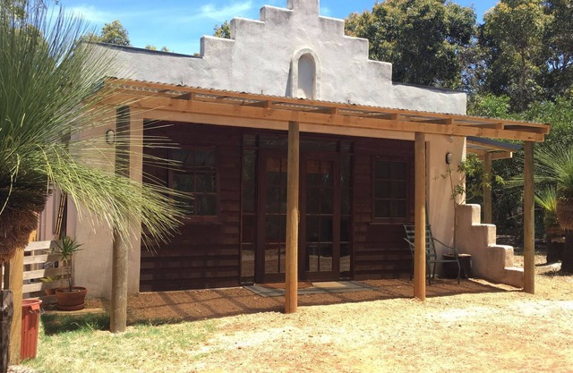 Moondah Hacienda Self contained, private villa