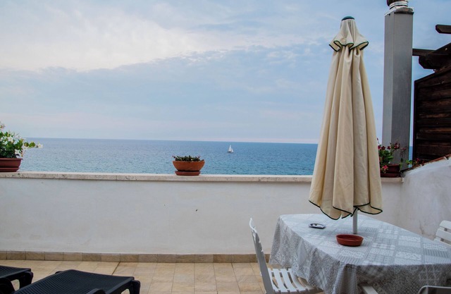 Moonlight: style, comfort and privacy just a few meters from the sea.