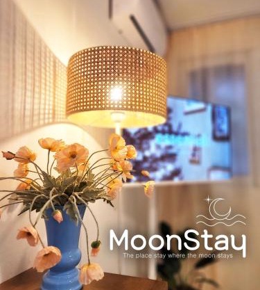 MoonStay