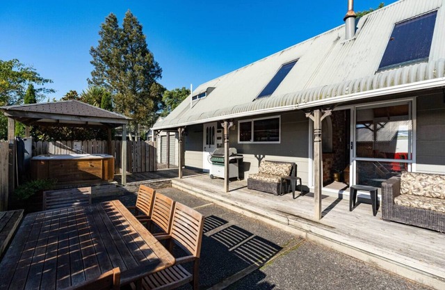Moore in Turangi SPA and WIFI