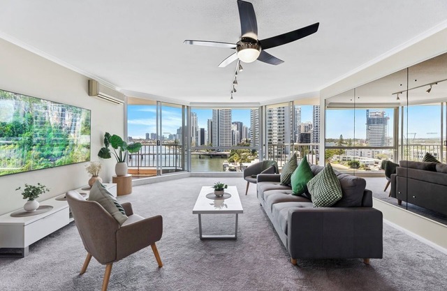 Moorings - HR Surfers Paradise