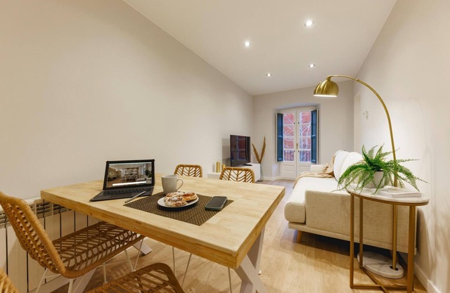 Mora 4-1 - Holiday Apartment Rental in Girona | Bravissimo