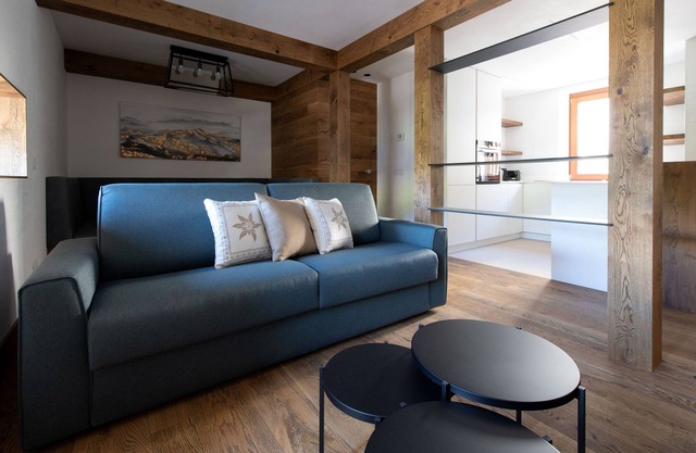 Morcelli 4 - Kuerc - Two Bedroom Apartment, Sleeps 6