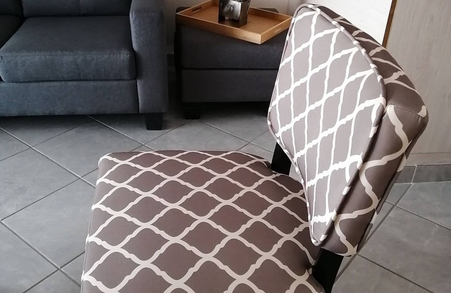 Morden 2bedroom apartment 13k to OR Tambo Airport