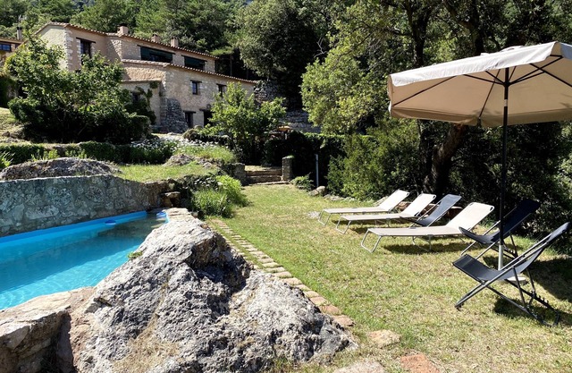 More Nou, rural house, swimming pool and spectacular views.