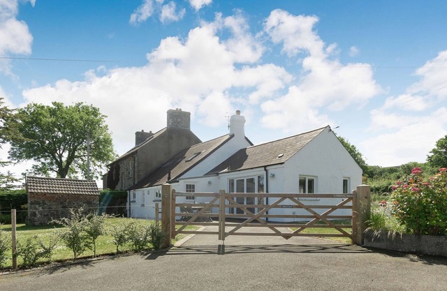 MORLAN COTTAGE, family friendly in Newport, Pembrokeshire