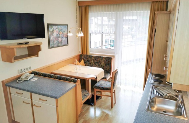 Morning sun | 3 room kitchenette| south-facing balcony| 50m - Vital- und Familienhotel Angerwirt