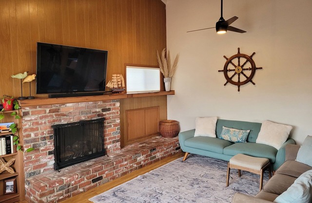 Morro Rock & Ocean View Bungalow