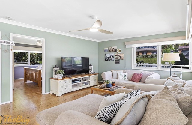 Morton Cottage at Lemon Tree - Pet Friendly - Walk to Water