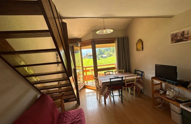 Morzine apartment with terrace and mezzanine 4-6 people