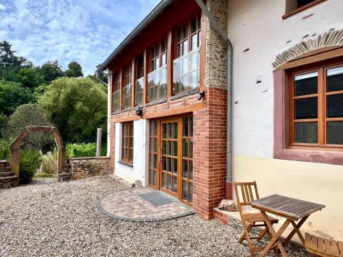 Mosel Winzerhaus an der Lieser - Sonnenterrasse, Weinberge & Nähe Bernkastel-Kues
