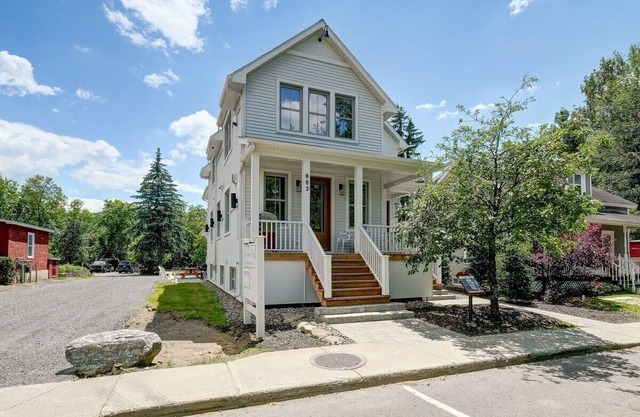 Most beautiful condo 101 in Bromont Vieux