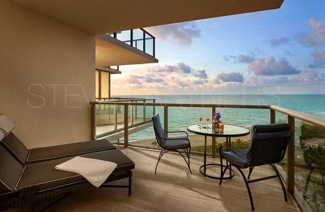 Most Luxury hotel 5 stars oceanfront w. balconies - Valet & Amenities included