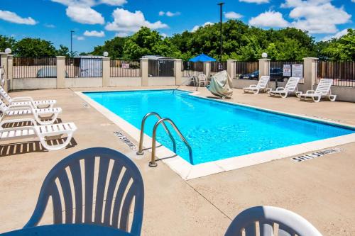Motel 6-Cleburne, TX