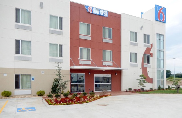 Motel 6 Tulsa, OK