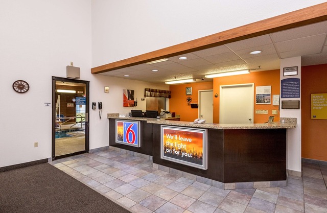 Motel 6 Waterloo, IA
