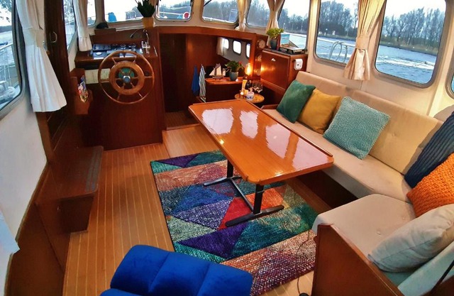 Motor Yacht Almaz