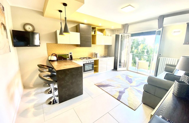 "MOTTOLA APARTMENT" Suite 200 mt from the sea