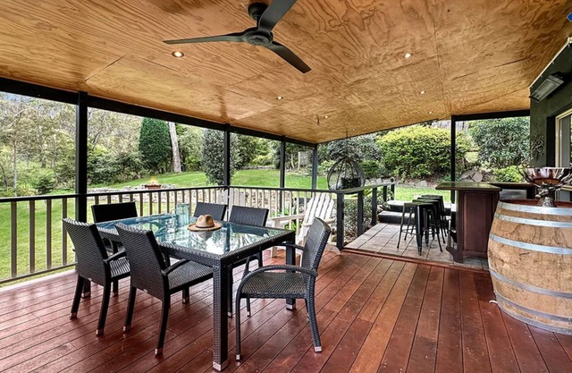 Mount Gibraltar Retreat – stylish home in a serene natural setting