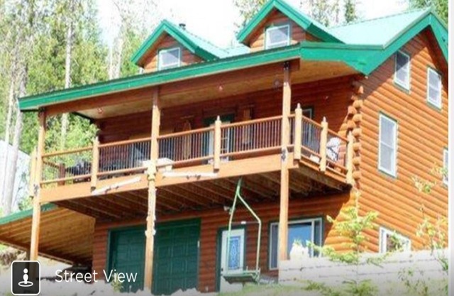 Mountain Cabin Near 49 Degrees North Ski Resort and the best Huckleberry picking