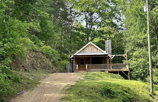 Mountain Cabin on the Chief Ladiga Bike Path, Terrapin Creek, and Pinhoti Trail