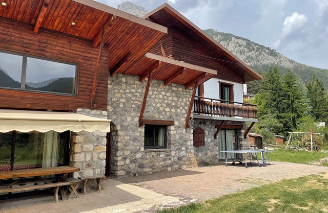 Mountain chalet in the heart of Mercantour at the foot of La Colmiane station