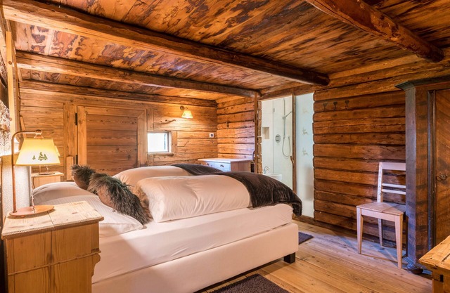 "Mountain Chalet Obertreyen" with Slope Access, Private Sauna & Wi-Fi