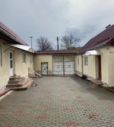 Mountain Countryside House & Courtyard near Sibiu