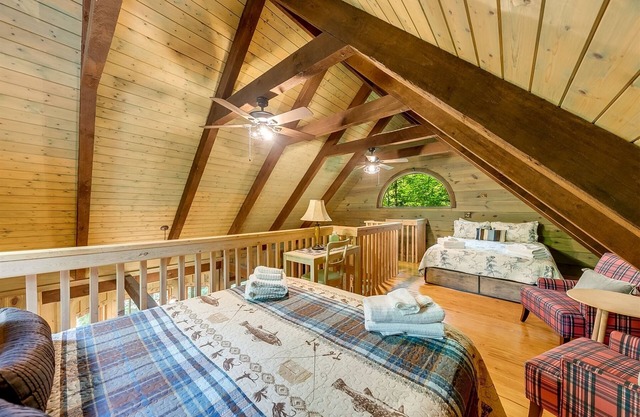 Mountain Creek Cabin - Peaceful rustic cabin