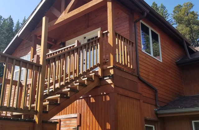Mountain Escape at Mad Peak Lodging, sleeps up to six