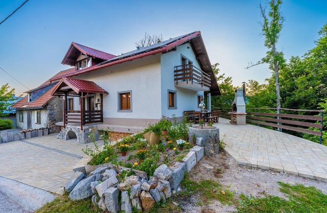 Mountain Escape house with indoor pool