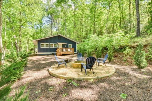 Mountain Escape with Gas Grill Near Lake Burton!