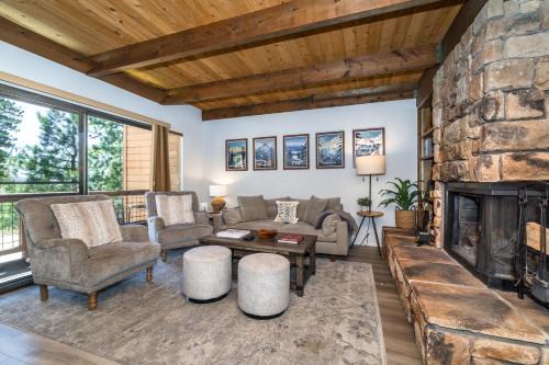 Mountain Getaway - Lake Tahoe - Incline Village - Private Garage