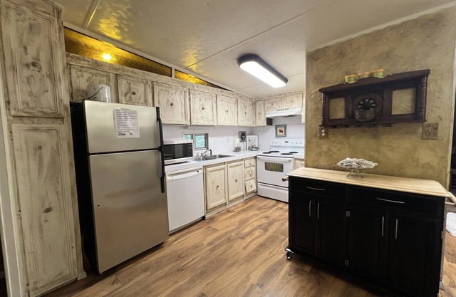 Mountain Harbor's four bedroom house by RedAwning