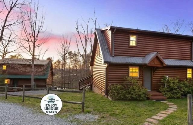 Mountain Hideaway at Cabins in the Clouds!