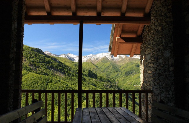 Mountain holidays - Mongioie chalets with panoramic views.
